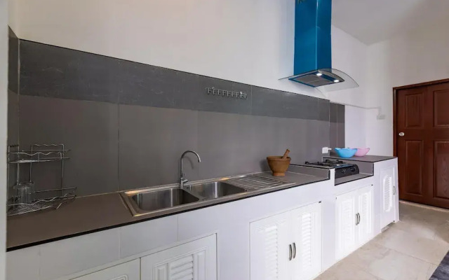 4 Bedroom Modern Pool Villa BL10