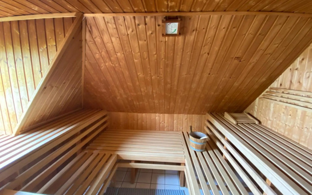 Ferienwohnung im Poolhaus mit Ostseeblick