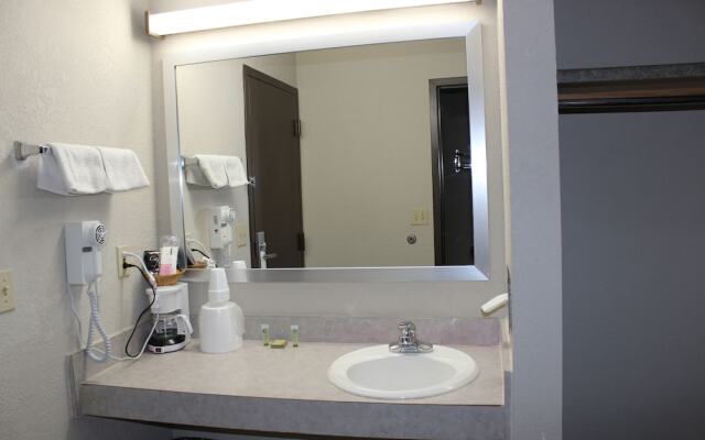 Super 8 by Wyndham Missouri Valley