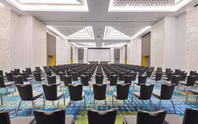 Radisson Red Dubai Silicon Oasis