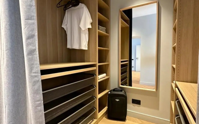 Silver Apartment
