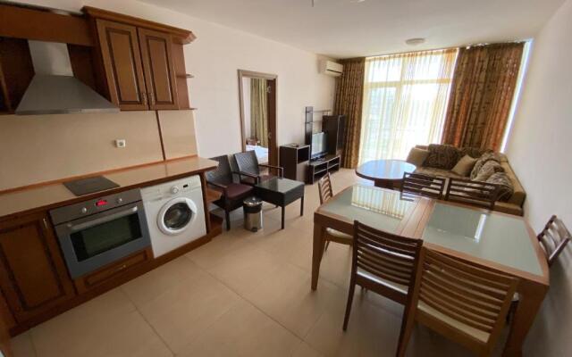 Grand Kamelia Holiday Apartments