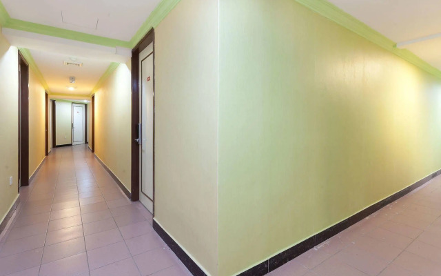 ZEN Rooms Near Jakel Mall