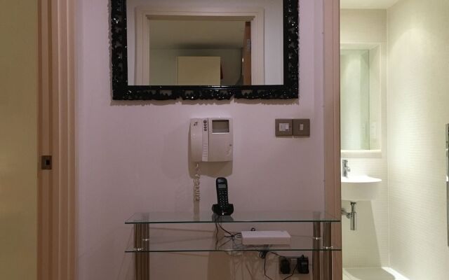 Still Life Canary Wharf Executive