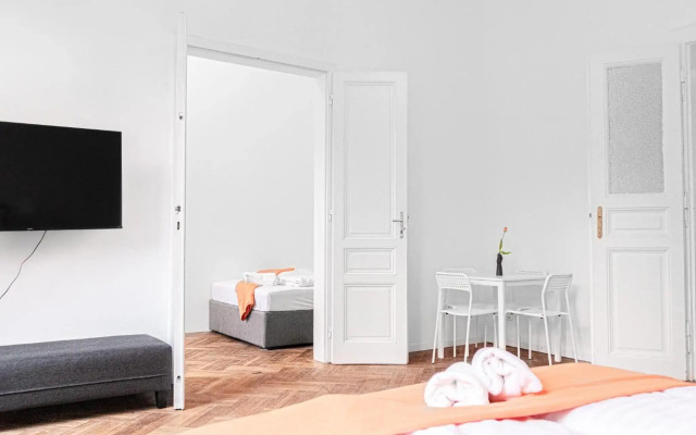 Joyful Apartments at Superb Location near AKH Hospital