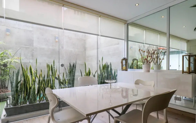 w Sensational 1BR With Private Pool in Barranco