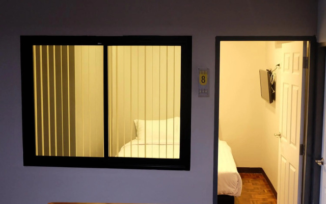 Lux Rooms Night Bazaar