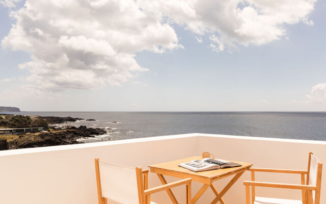 White Exclusive Suite & Villas