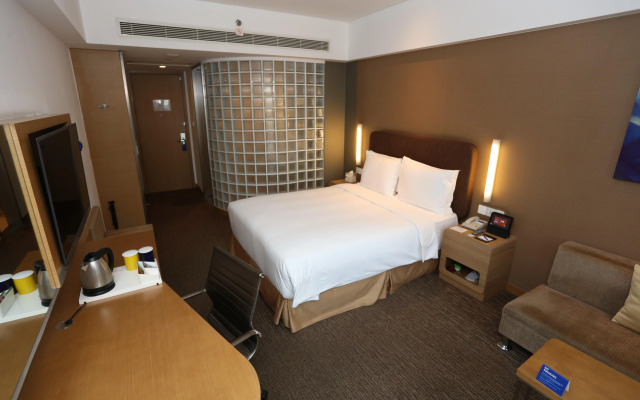 Holiday Inn Express Shanghai Jinsha by IHG