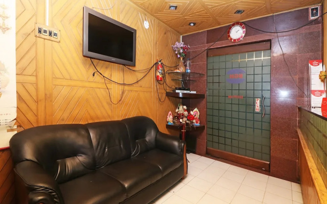 OYO 14232 Behala Guest House