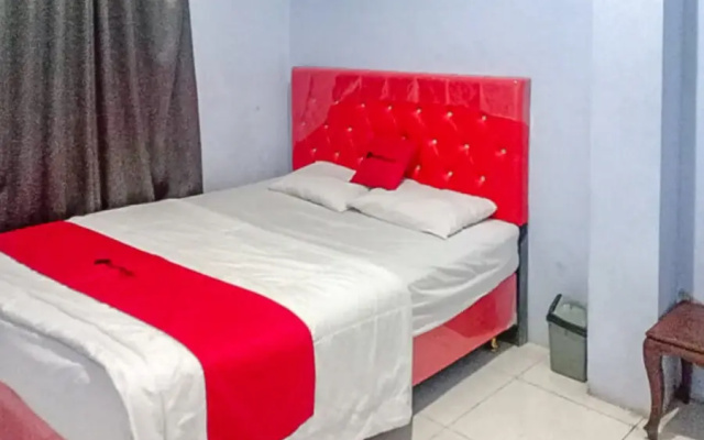 RedDoorz near Stadion Wilis Madiun