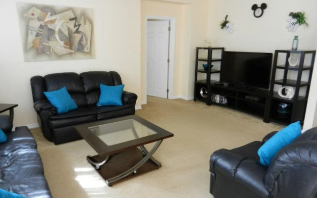 Windwood Bay-Mickey's Safari Adventure House