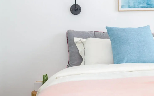 Locals Boutique Apartment Qianshan No.13
