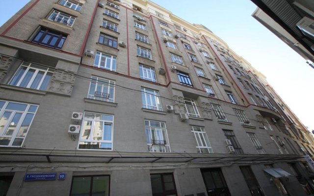 Gnezdnikovsky Pereulok Apartment