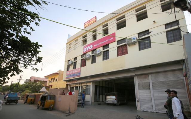 OYO 33023 Hotel Shree Hari