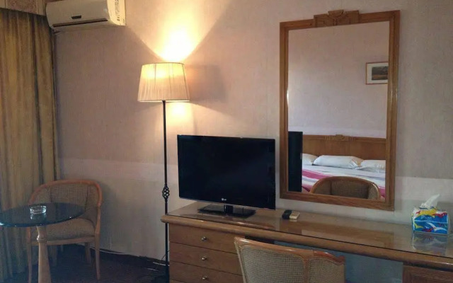 Aquarium Hotel & Resort