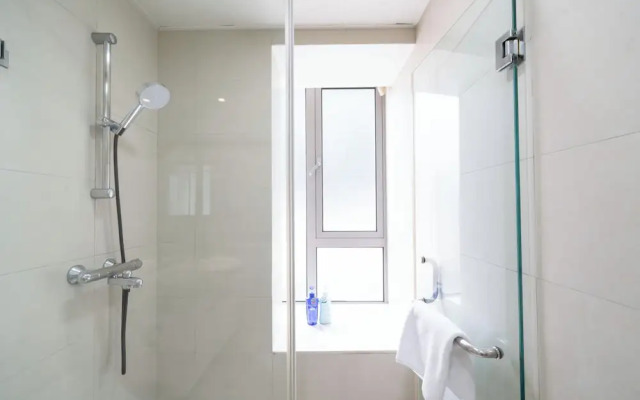 Tyms 3BR 2BA Apt Xujiahui Center