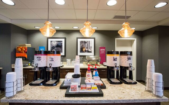 Hampton Inn & Suites Pittsburgh/Harmarville