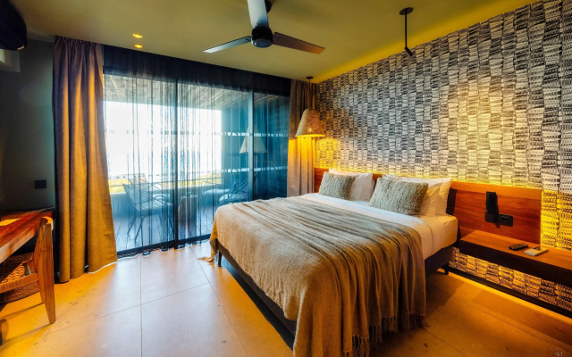 Wood Hotel & Spa