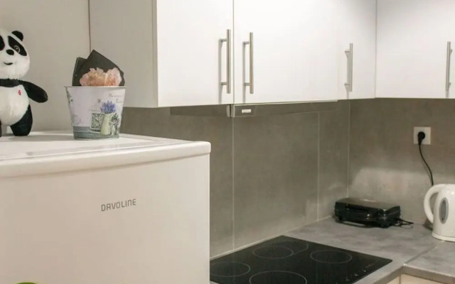 Outstanding One Bedroom Flisvos Apartment
