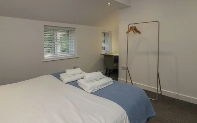 Edgemere Hideaway