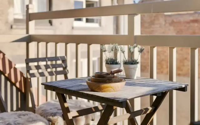 Modern Duplex Apartment Near the Beach