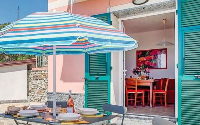 Traditional Holiday Home in Moneglia With Private Terrace