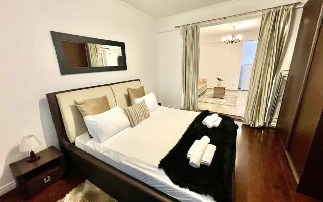 Baroq Central City Apartment