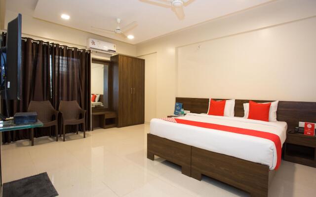 OYO 11512 Hotel Kedari Residency