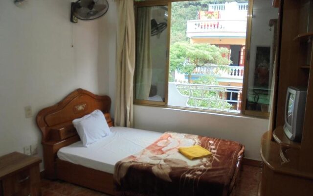 Catba Hostel