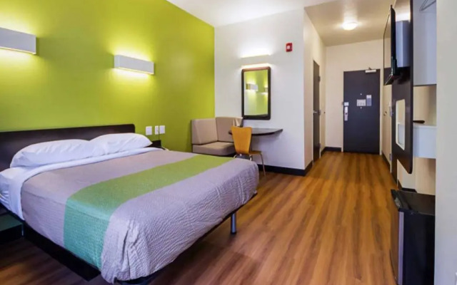 Motel 6 South Bend, IN - Mishawaka