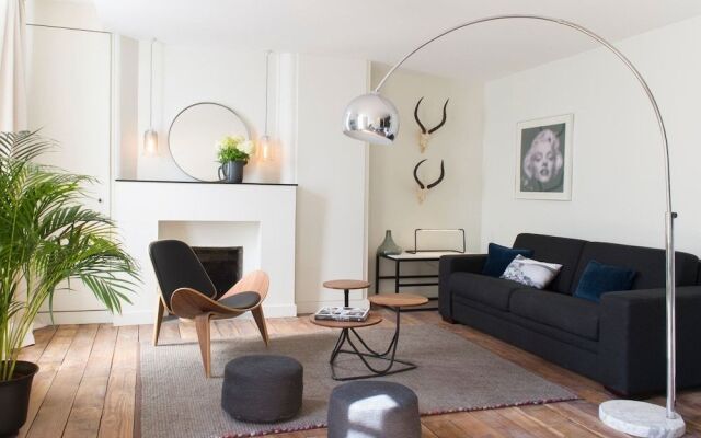 Chez Laurence Du Tilly