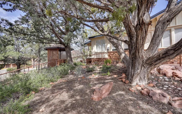 Meditation Garden & Patio: Serene Sedona Gem
