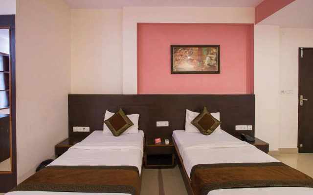 OYO 410 Hotel Lily Bay Inn