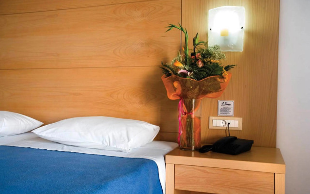Pefki Islands Resort