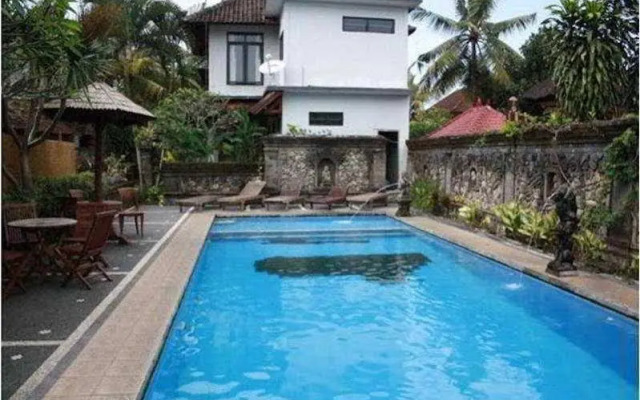 Warsa's Garden Bungalows And Spa