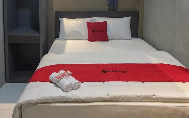 RedDoorz near Wisata Paribendo Lawang
