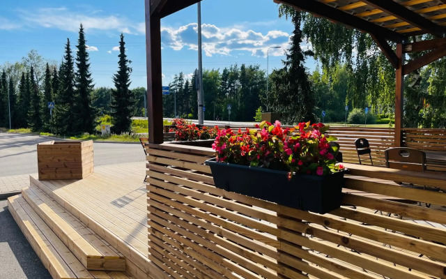 Hotelli Jokipuisto