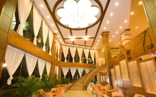 Golden Phoenix Hotel