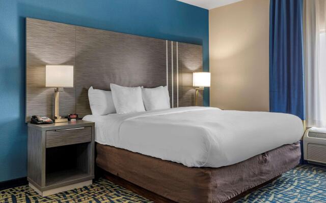 Comfort Inn & Suites Pauls Valley - City Lake