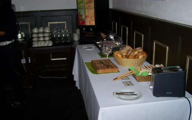 Brit Hotel Confort Auclair Gueret