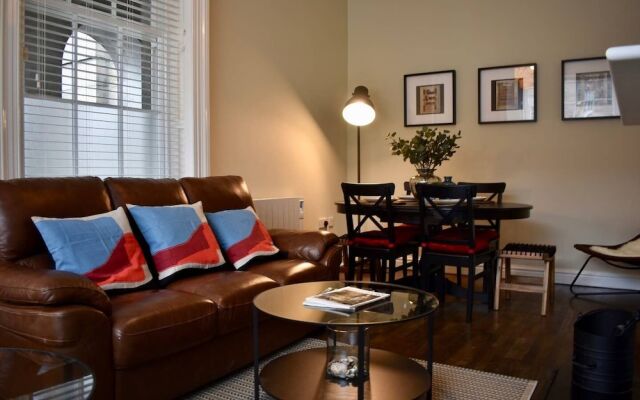 Newly Refurbished 2 Bedroom Townhouse in Dublin 4