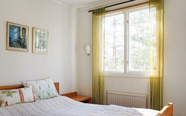 7 Person Holiday Home in Tanumshede