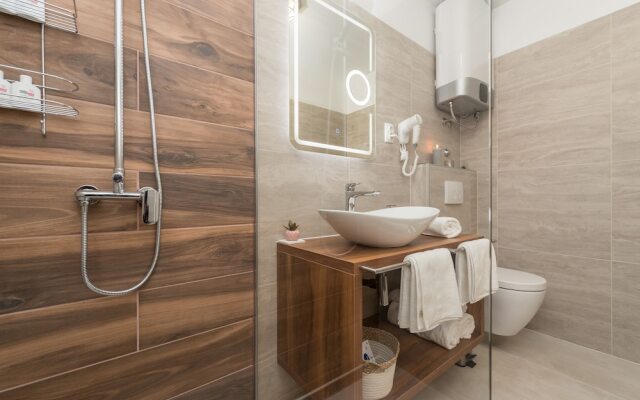 Mono Apartments & Rooms