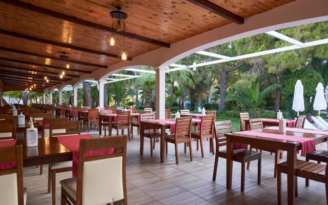 Maya World Golf Side
