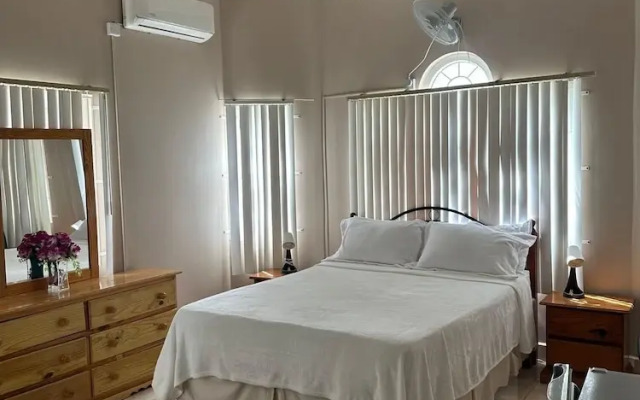 5-bed Villa and Pool in Runaway Bay, Jamaica