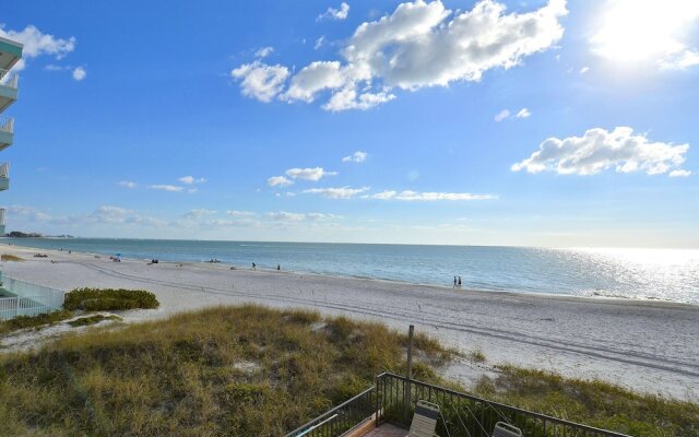 Trillium 4C Beach Front With Private Balcony/updated/pool!