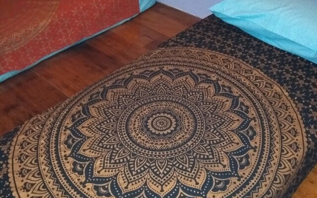 At Penny's Place - Hostel, Caters to Women