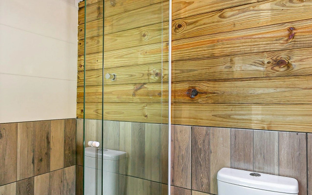 Chalé Rústico com Jacuzzi em Jurerê MAV011