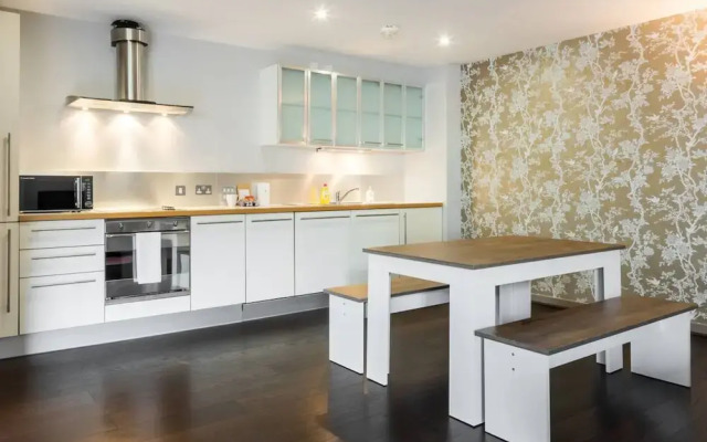 Contemporary 2 bed 2 Bath Islington Apartment